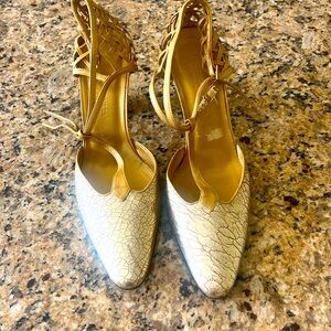 Bottega Veneta Leather T-Strap Pumps